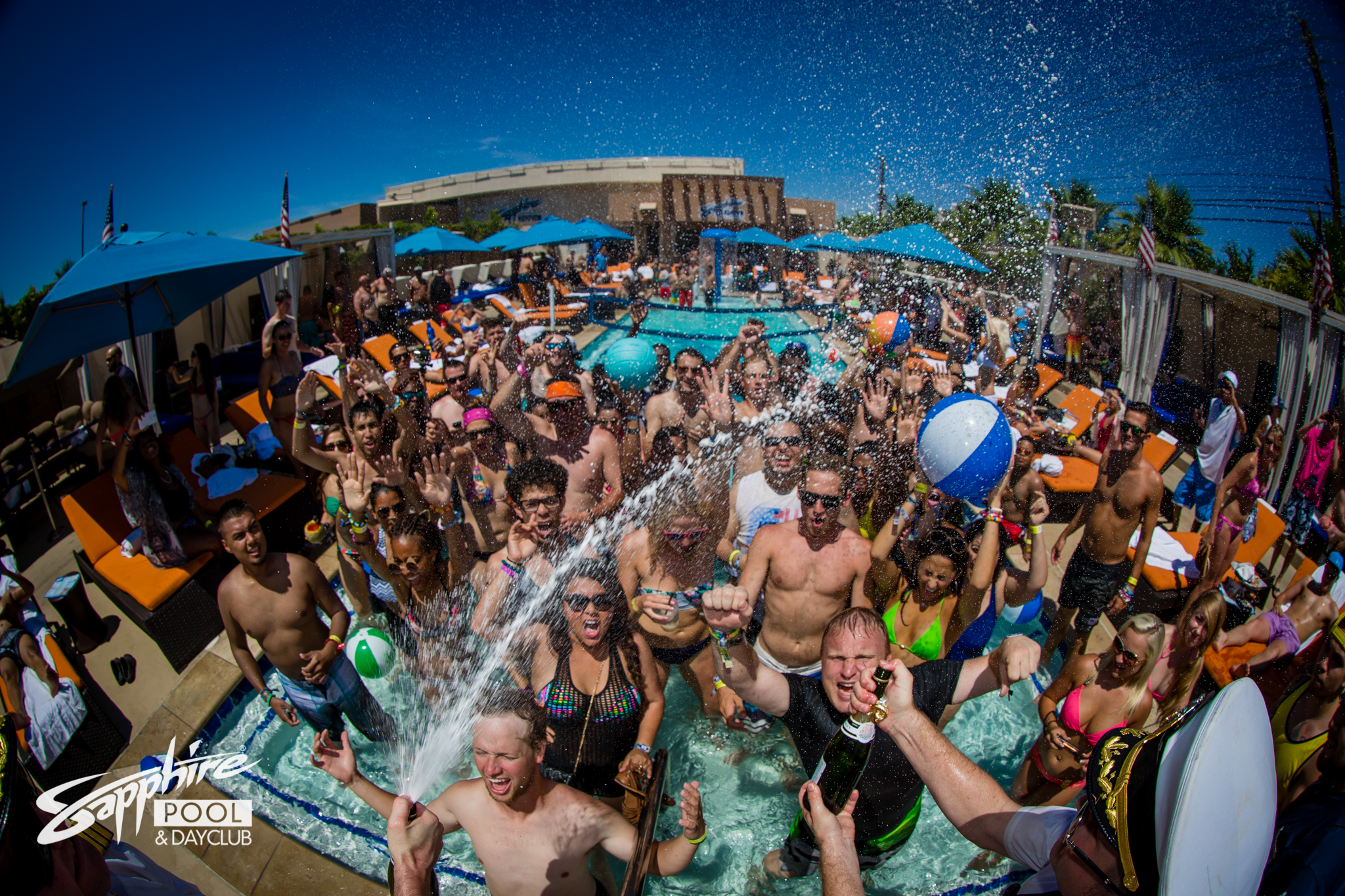 What Are The Top 5 Reasons To Do A Vegas Pool Party? - Sapphire Pool